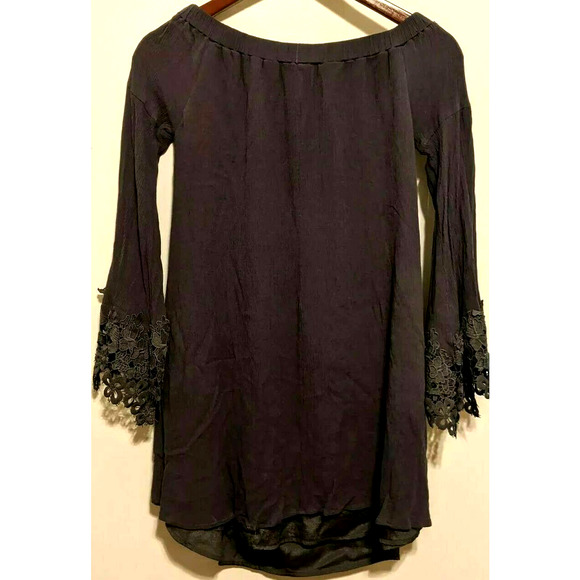 Romeo + Juliet Couture Tunic Off Shoulder - Picture 2 of 7